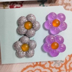 Flower stud earrings